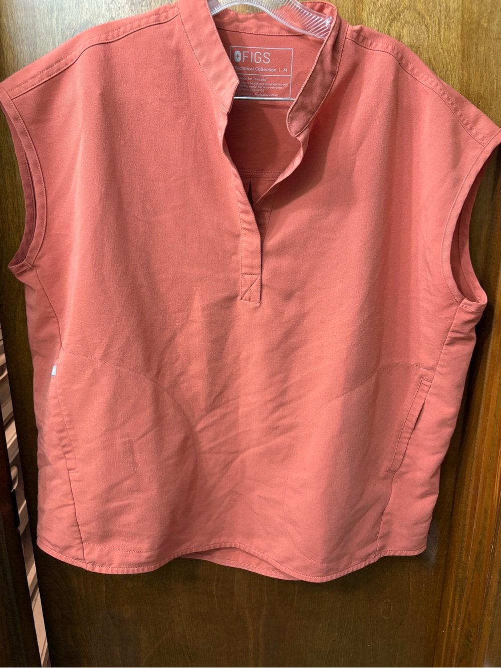FIGS Women's Rafaela Sleeveless V-Neck Top in Coral M
